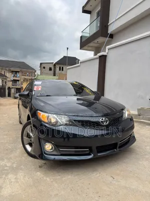 Toyota Camry SE V6 4dr Sedan (3.5L 6cyl 6A) 2013 Gray