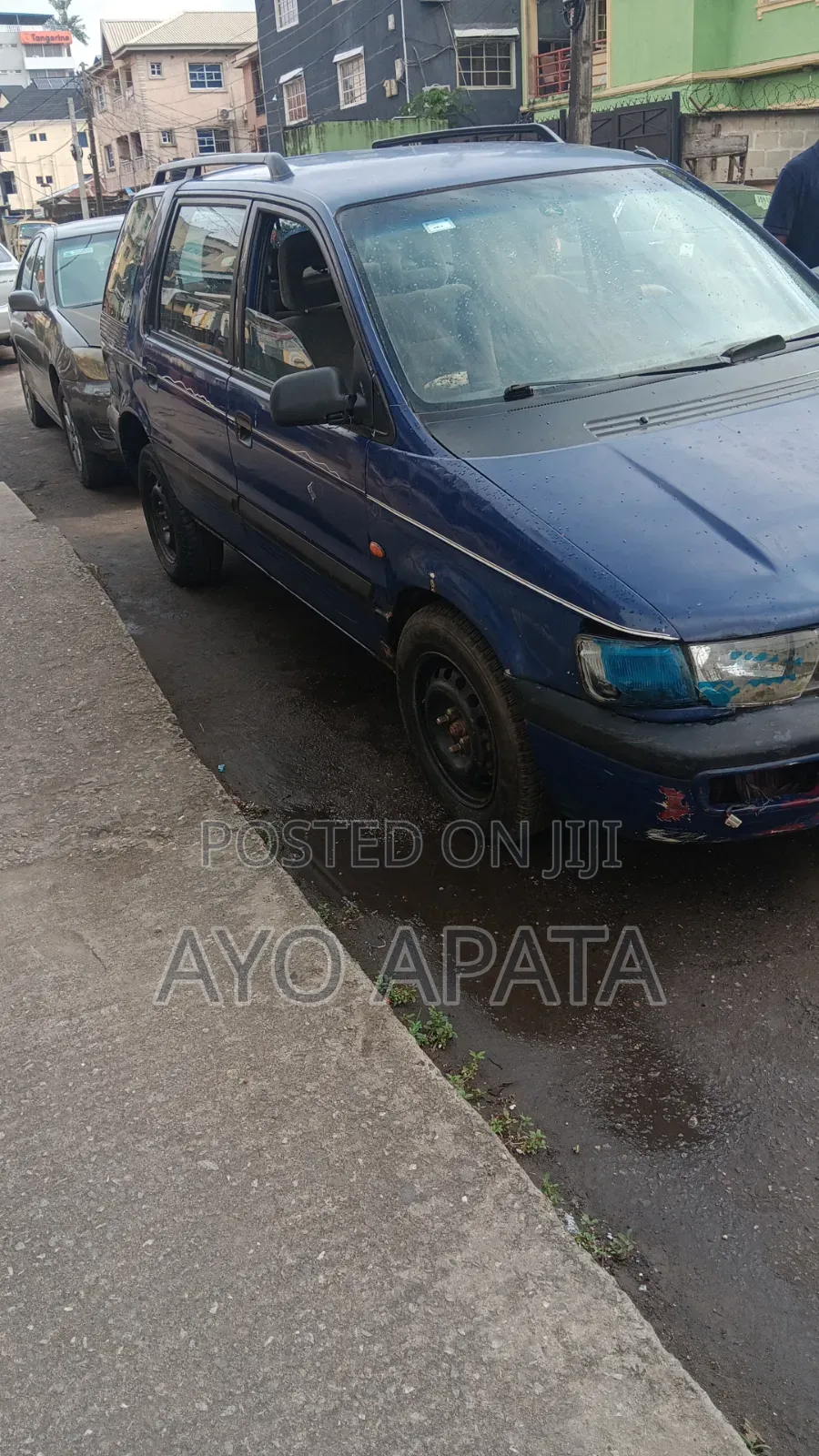 Mitsubishi SpaceWagon 2001