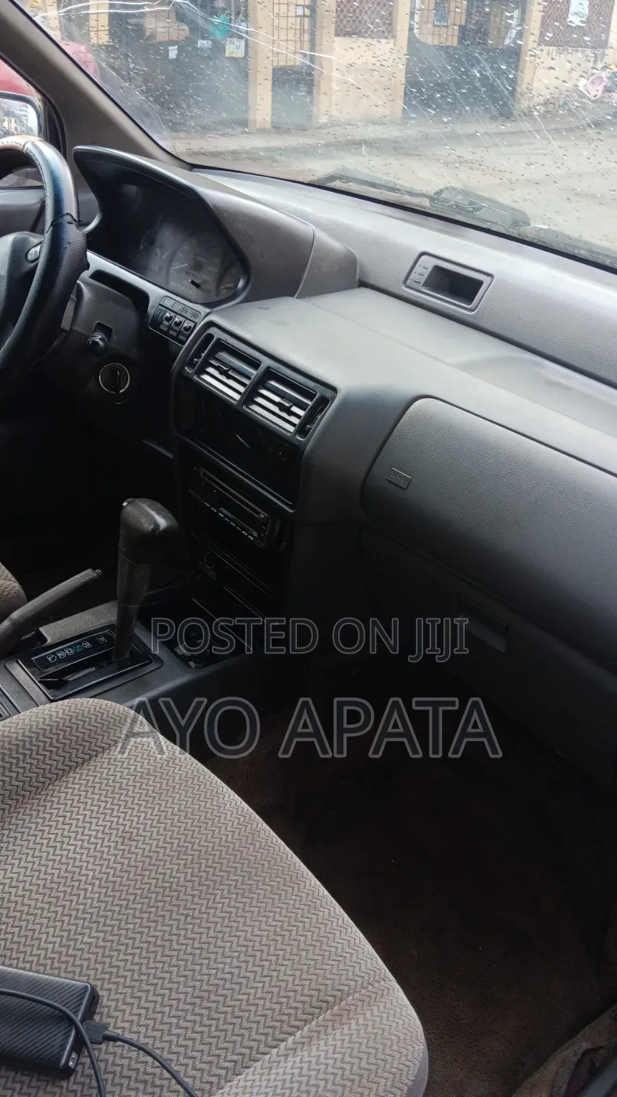 Mitsubishi SpaceWagon 2001