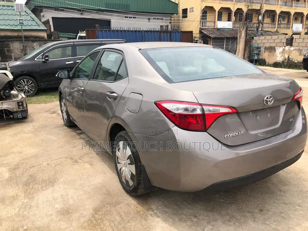 Toyota Corolla 2015 Gray