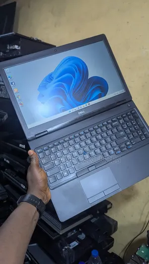 Laptop Dell Latitude 5590 8GB Intel Core i7 SSD 250GB