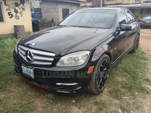 Mercedes-Benz C300 2010 Black