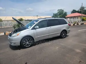 Toyota Sienna 2006 Silver