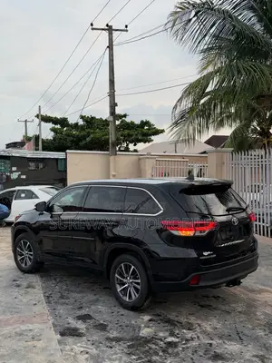 Toyota Highlander XLE 4x2 V6 (3.5L 6cyl 8A) 2018 Black