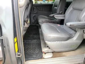 Toyota Sienna XLE 2005 Gray