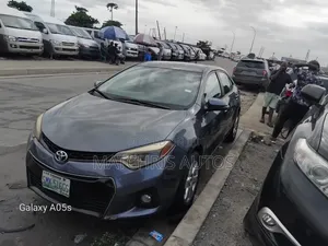 Toyota Corolla 2015 Gray
