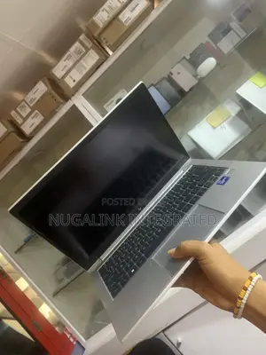 Laptop HP EliteBook 830 G8 16GB Intel Core i7 SSD 512GB