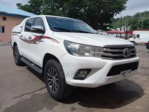 Toyota Hilux 2016 Off white
