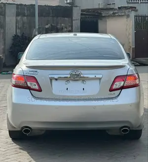 Toyota Camry 2010 Silver