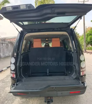 Land Rover Lr4 Base 4x4 2016 Black