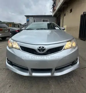 Toyota Camry 2014 Silver