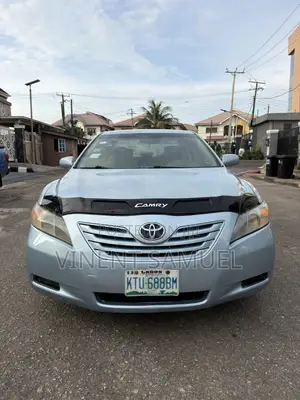 Toyota Camry 2018 Blue