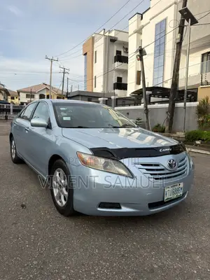 Toyota Camry 2018 Blue