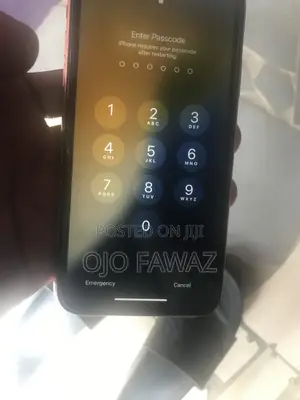 Apple iPhone XR 64 GB Red