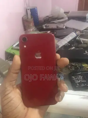 Apple iPhone XR 64 GB Red
