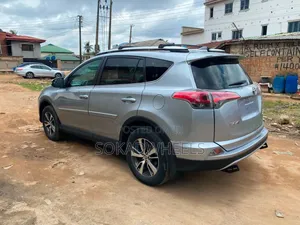 Toyota RAV4 Limited AWD (2.5L 4cyl 6A) 2016 Silver