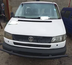 Volkswagen Transporter 2004 White