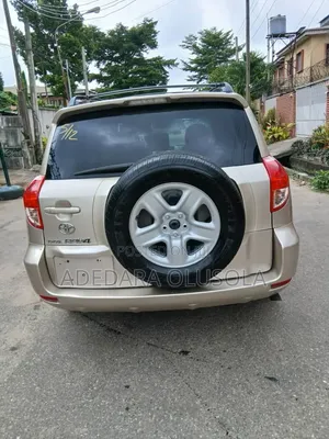 Toyota RAV4 1.8 2007 Gold