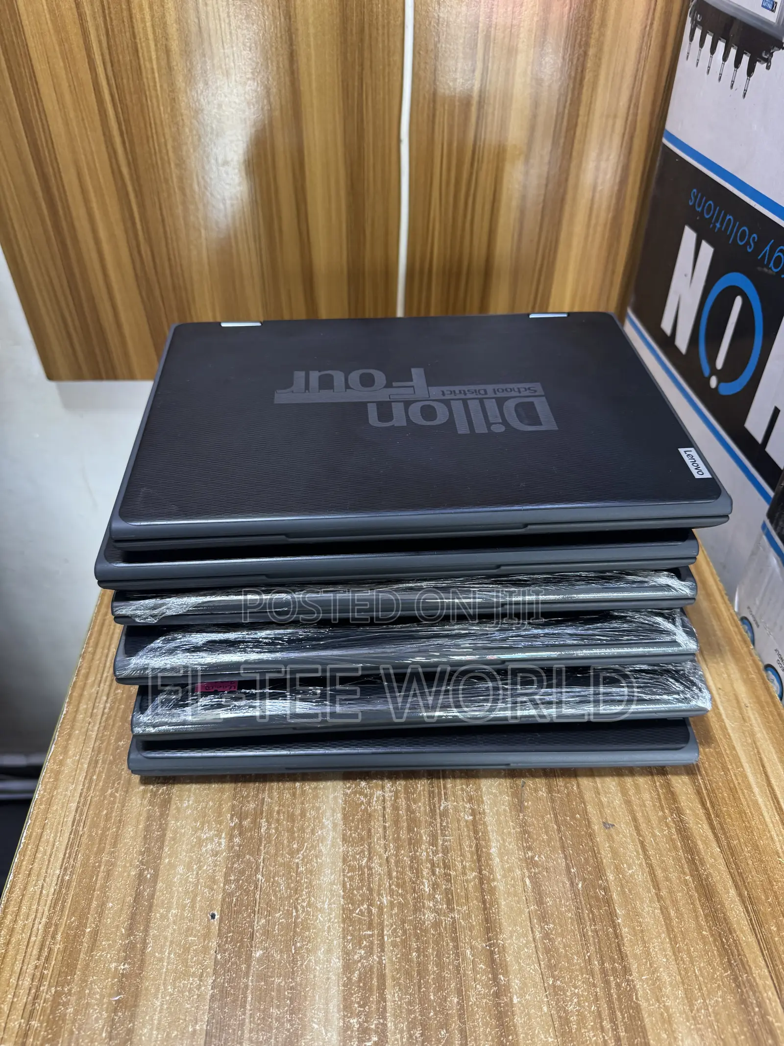 Laptop Lenovo 300e 4GB Intel Celeron SSD 128GB