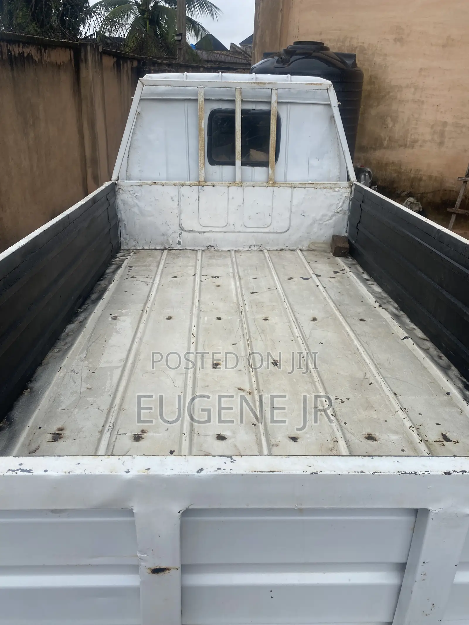 Mitsubishi L300 2006 White