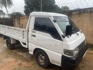 Mitsubishi L300 2006 White