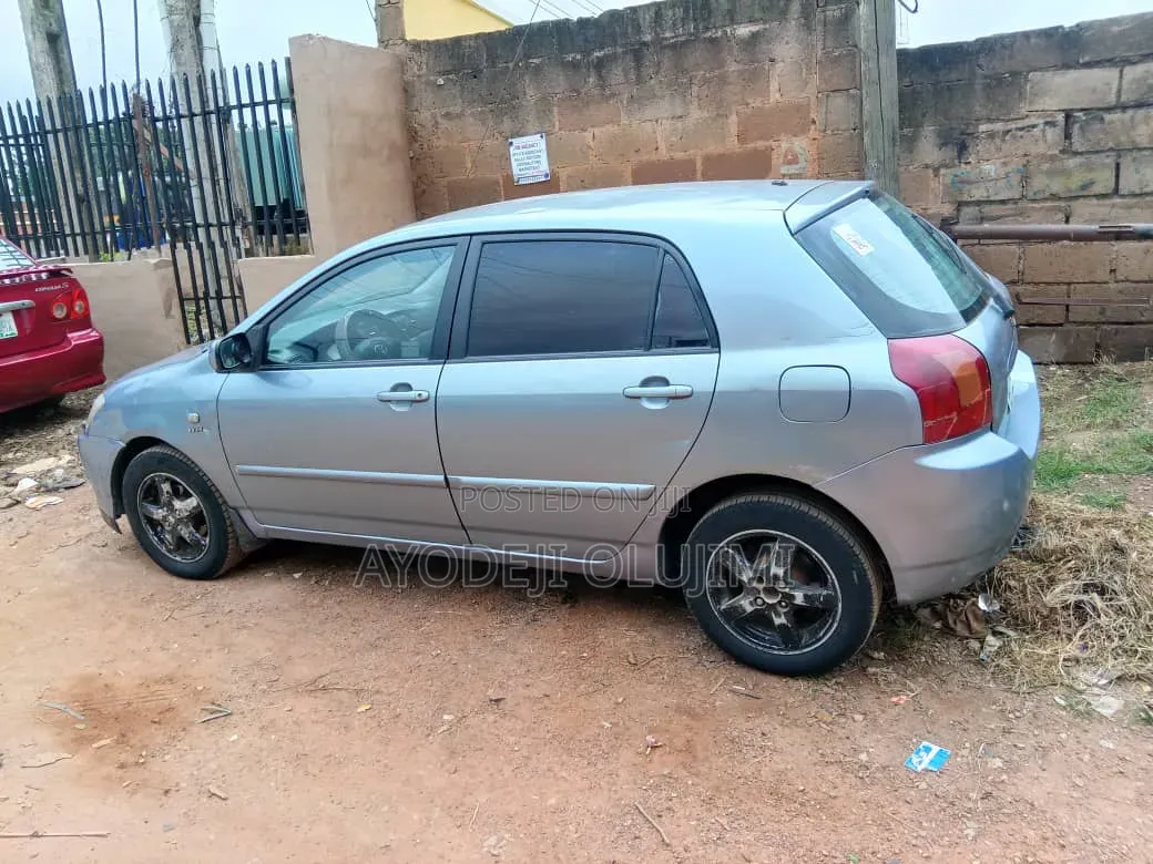 Toyota Corolla 2004 Silver