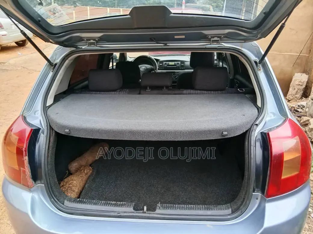 Toyota Corolla 2004 Silver