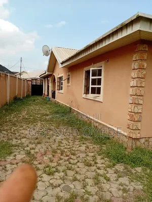 4bdrm Bungalow in Elebu, Oluyole Estate for sale