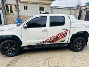 Toyota Hilux 2015 White