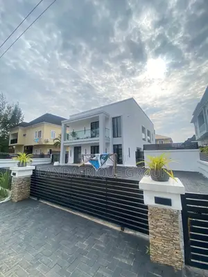 Furnished 4bdrm Villa in Megamound Estate, Ikota for sale