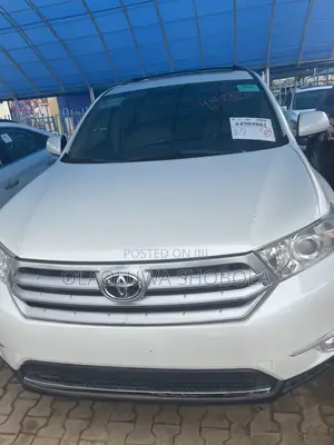 Toyota Highlander Limited 3.5l 4WD 2013 White