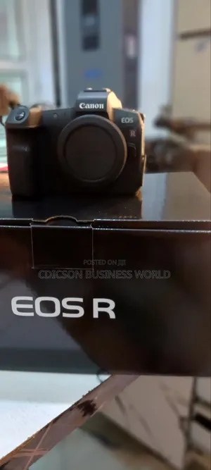 Canon EOS R Camera