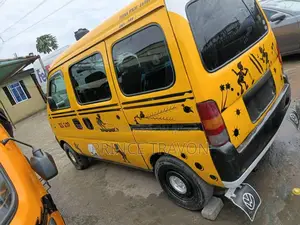 Suzuki APV Minibus 2016 Yellow