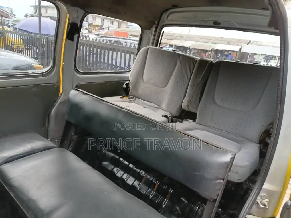 Suzuki APV Minibus 2016 Yellow