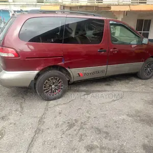 Toyota Sienna 2001 Brown