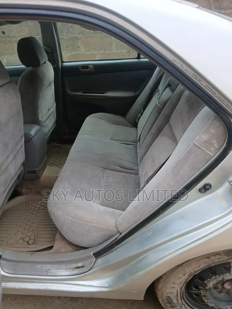 Toyota Camry 2004 Silver