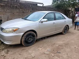 Toyota Camry 2004 Silver