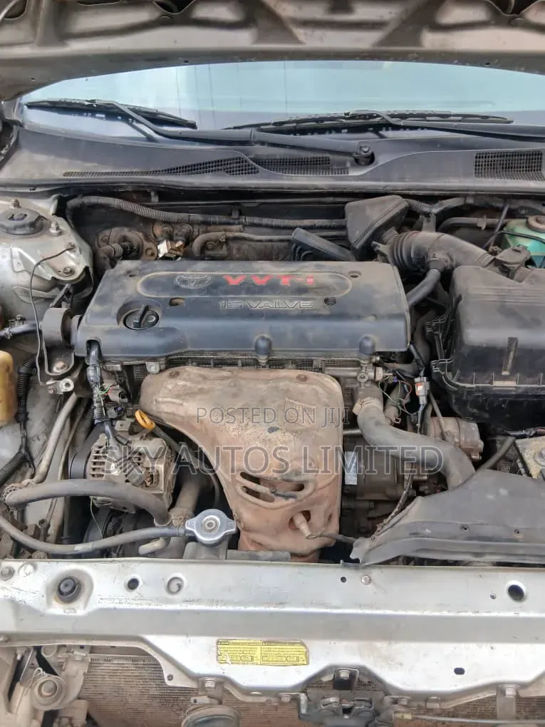 Toyota Camry 2004 Silver