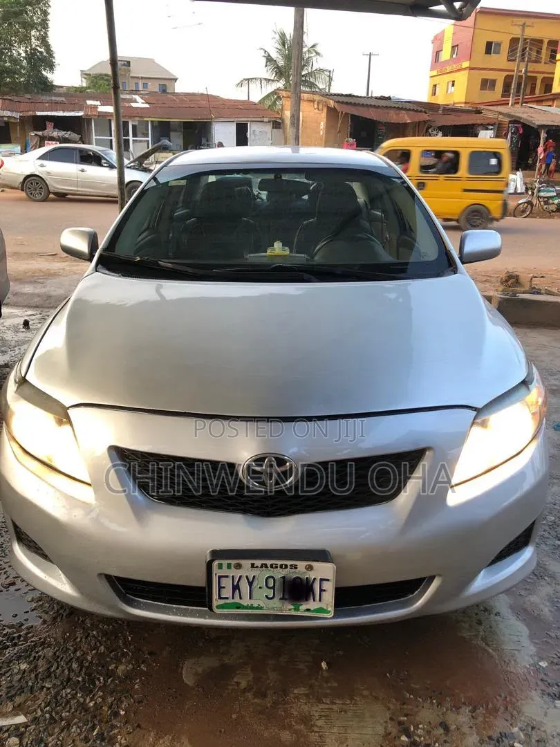 Toyota Corolla 2010 Silver