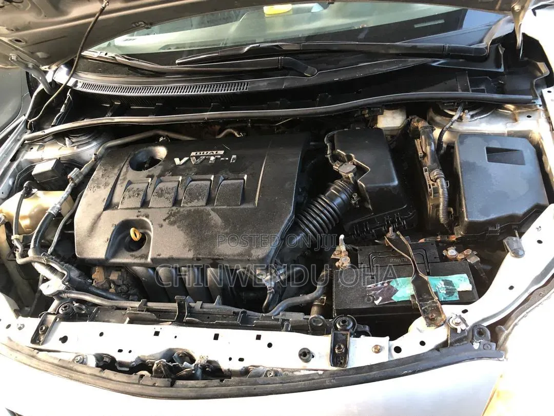 Toyota Corolla 2010 Silver