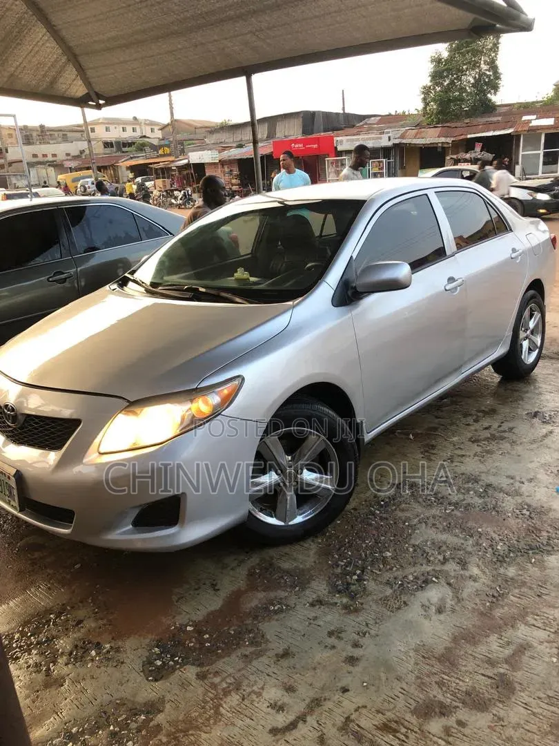 Toyota Corolla 2010 Silver