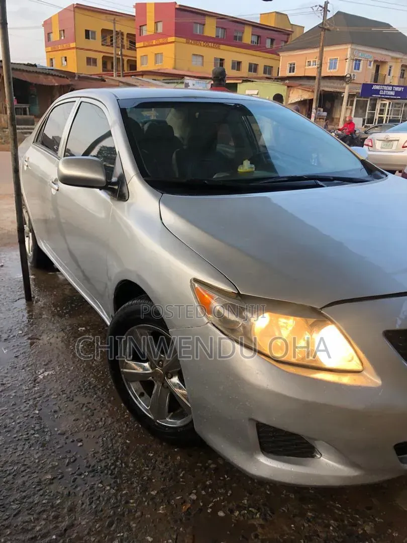 Toyota Corolla 2010 Silver