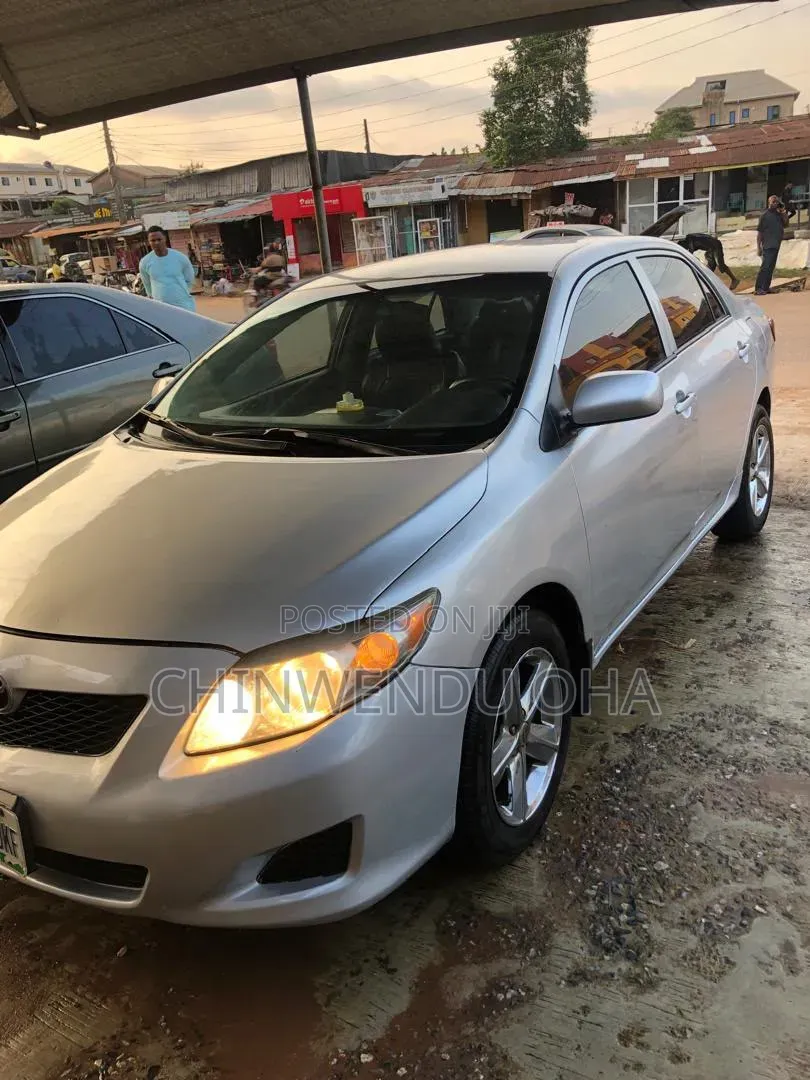 Toyota Corolla 2010 Silver