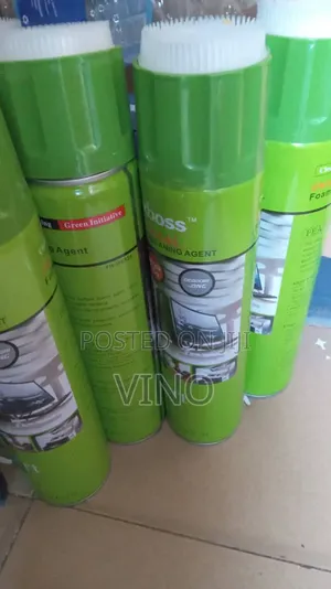 THandboss Universal Foam Cleaning Agent, a 650ml Multi-Purpose Spray