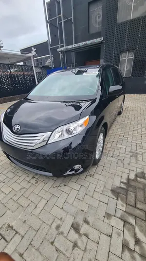 Toyota Sienna 2013 Black