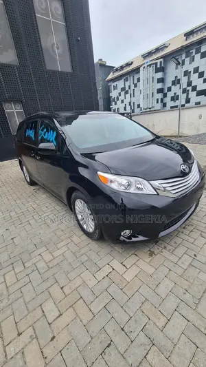 Toyota Sienna 2013 Black