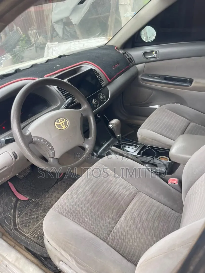 Toyota Camry 2004 Silver