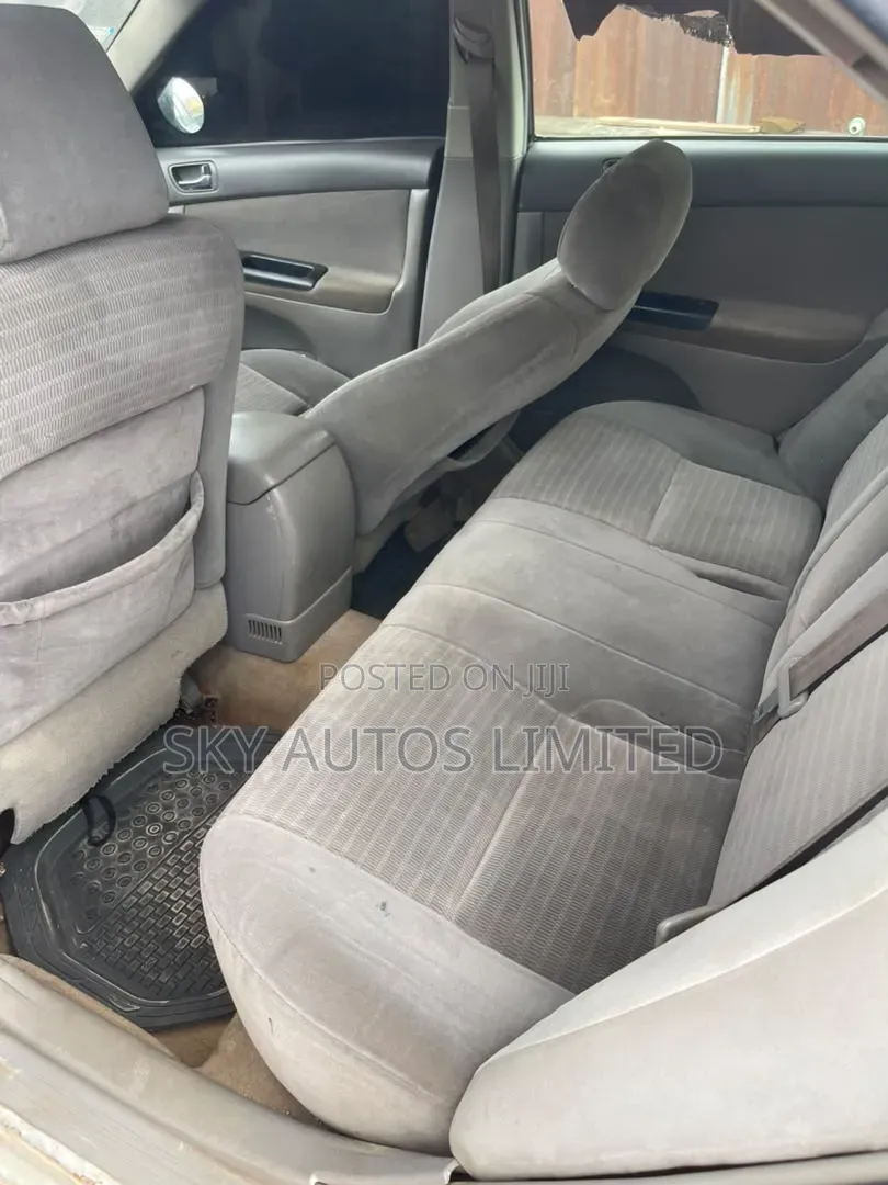 Toyota Camry 2004 Silver