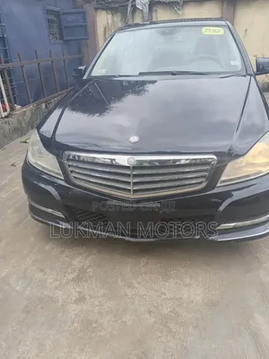 Mercedes-Benz C300 2012 Black