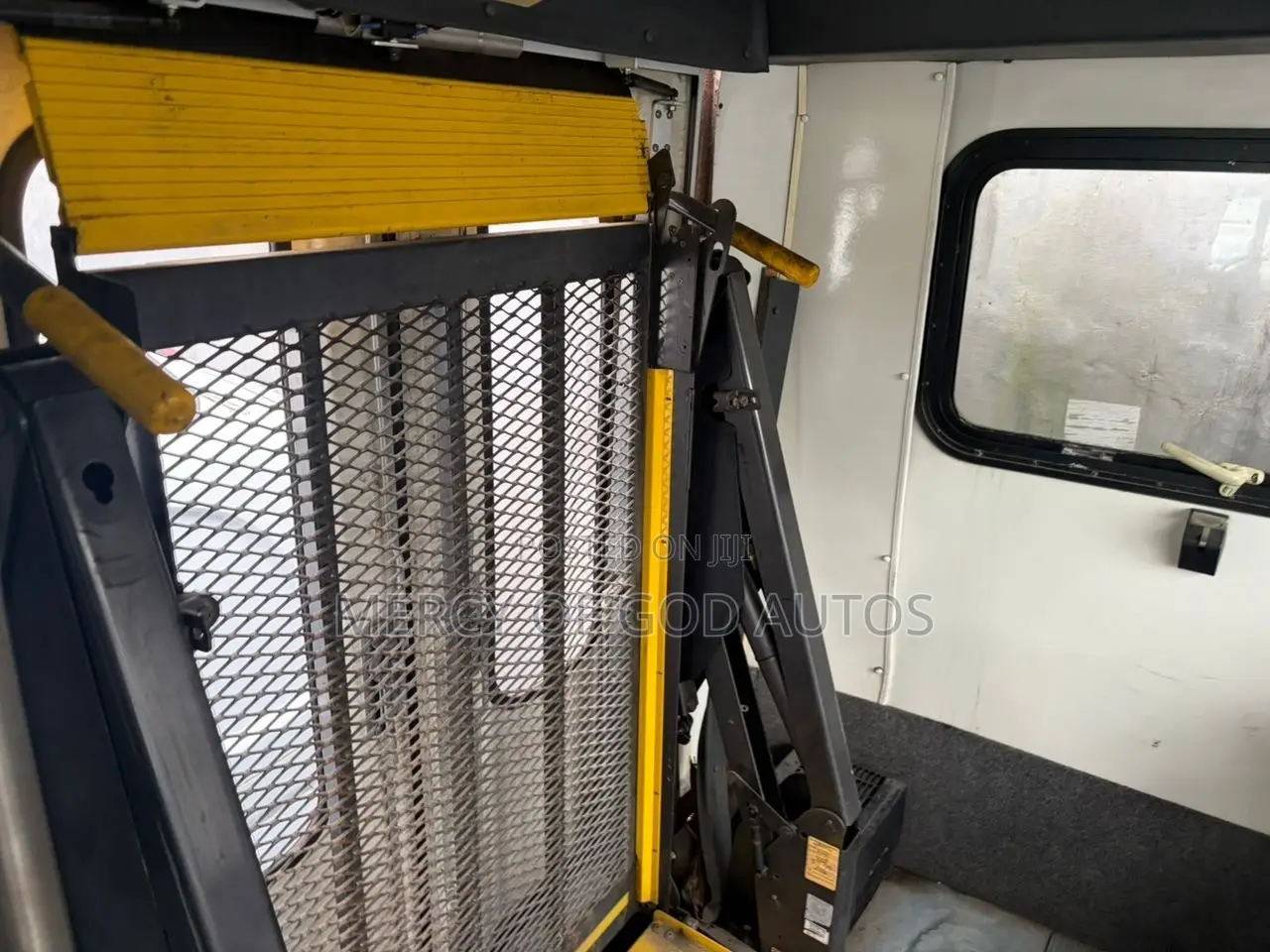 Ford E350 2007 White